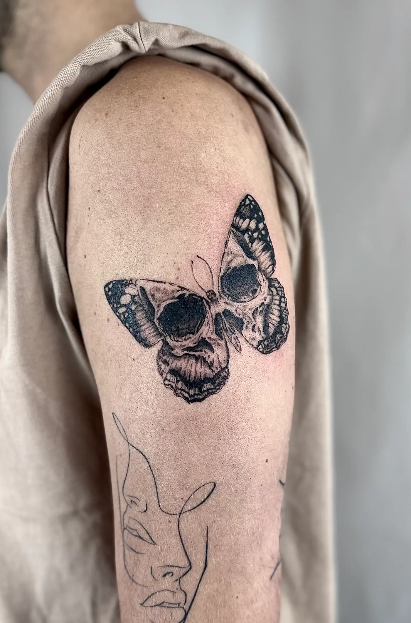 Blackwork Tattoo von Joshua Teclaire Dorsten