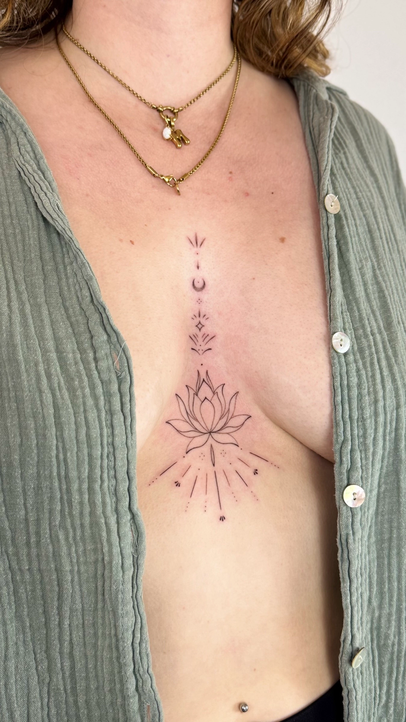 Ornamentales Fineline Tattoo von Joshua Téclaire